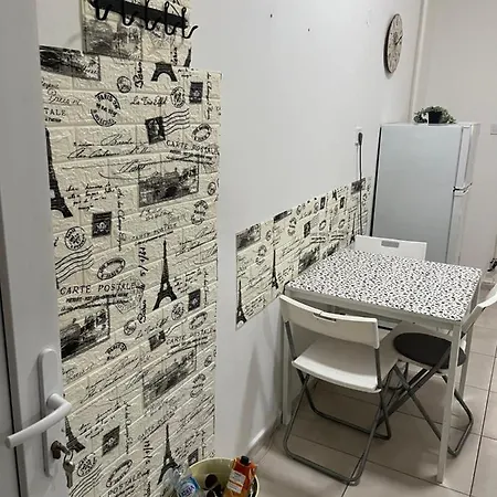 Cozy Flat In The Center Of *